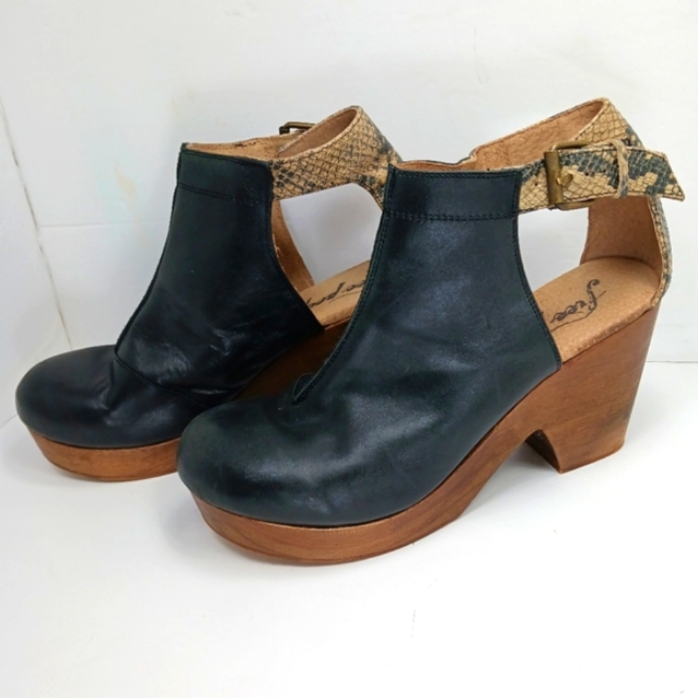 FREE PEOPLE Amber Orchard Black & Reptile Platform Ankle Open Clog Bootie EUC - Picture 16 of 16